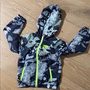 Nike Camo Windbreaker 4T